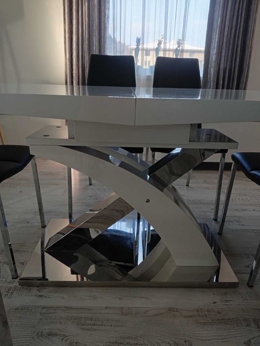 Трапезни столове