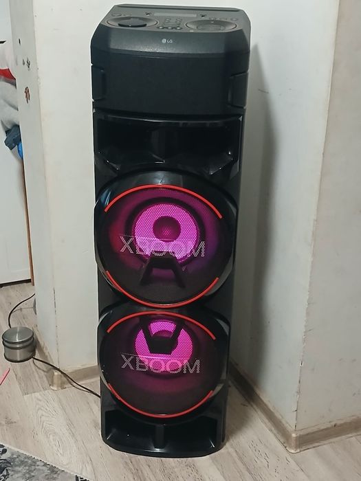 Vând difuzor X BOOM LG