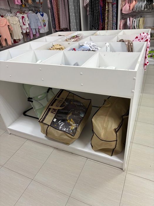 Стиллажи для одежды