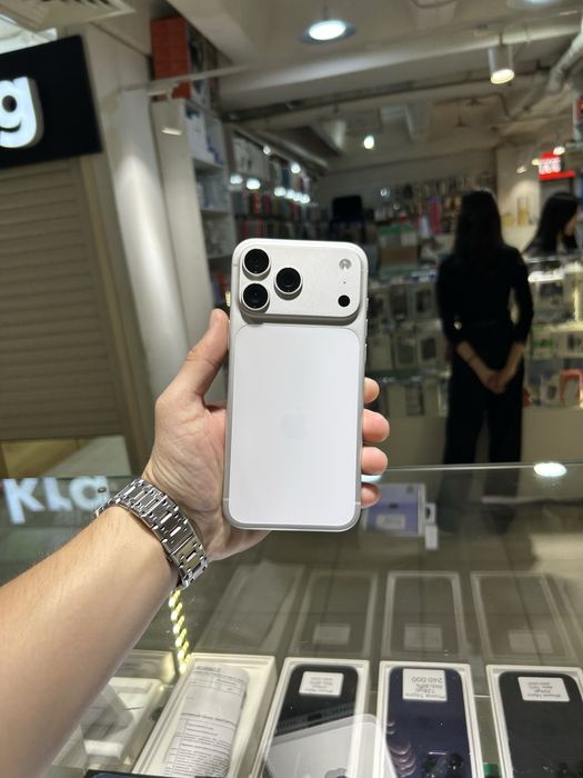 Продаю Iphone 17 Pro Max 1Tb