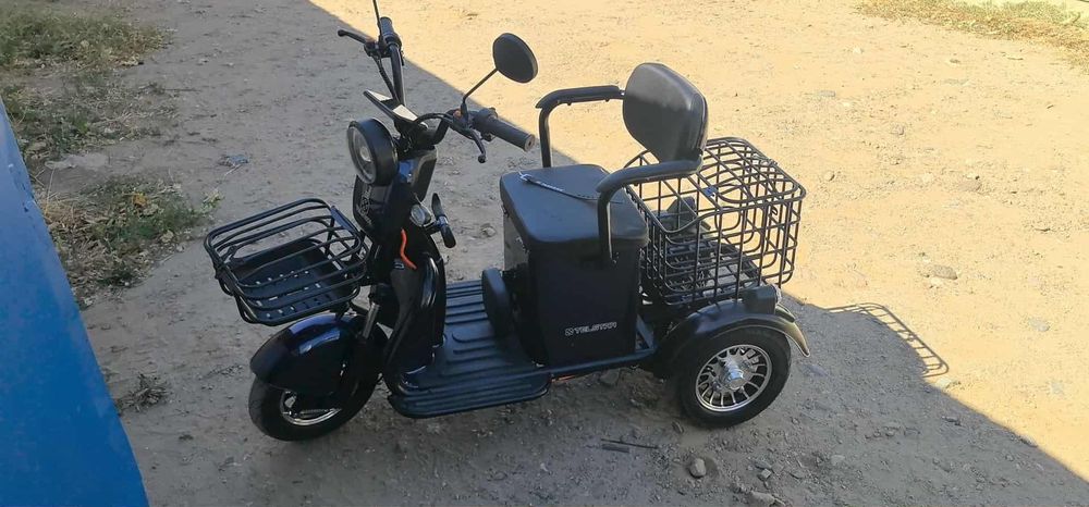 Триколка нова с фактура