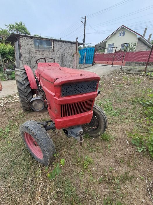 Vând Tractor U445