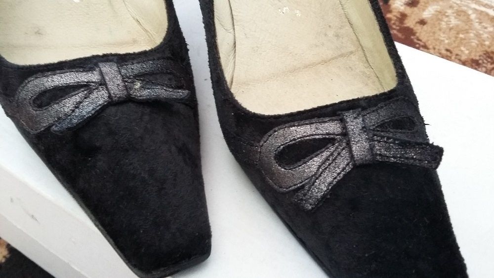 Обувки № 35! ЕСТЕСТВЕНА Кожа на "Билиа шоис" ! Елегантни с Декорации!