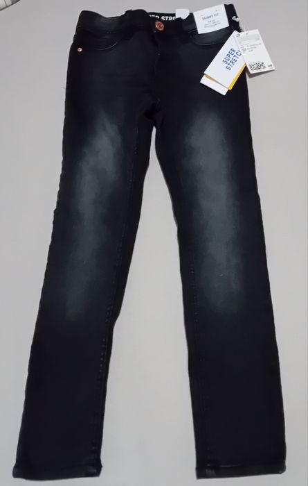 Нови дънки за момиче HM ,р-р 122см