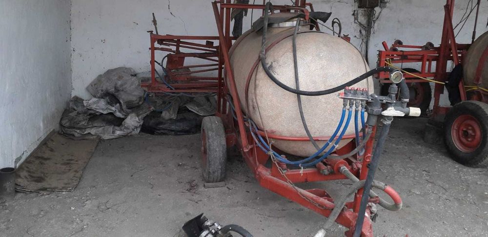 Vând mașină de erbicidat MET 1200