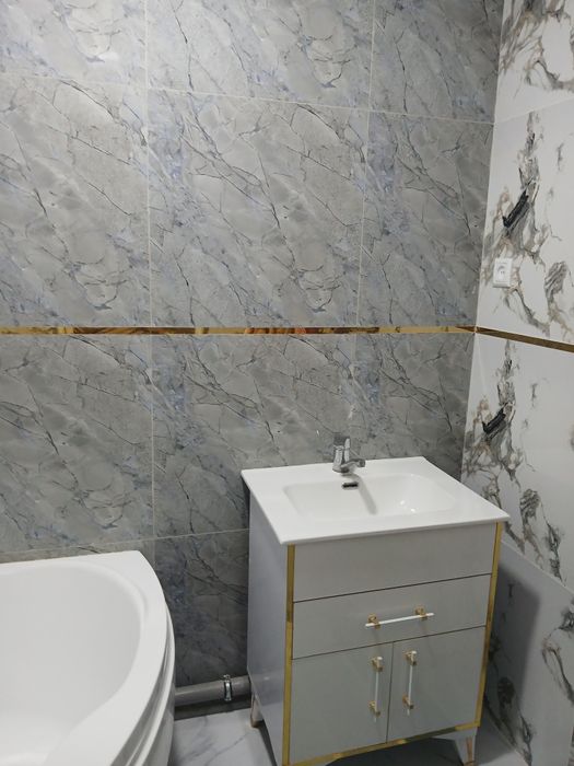 Продаётся 3 комнатная квартира в центре города Бухара