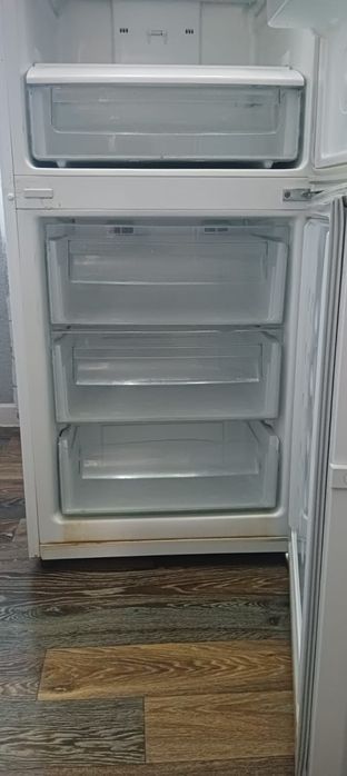 Холодильник сатылады