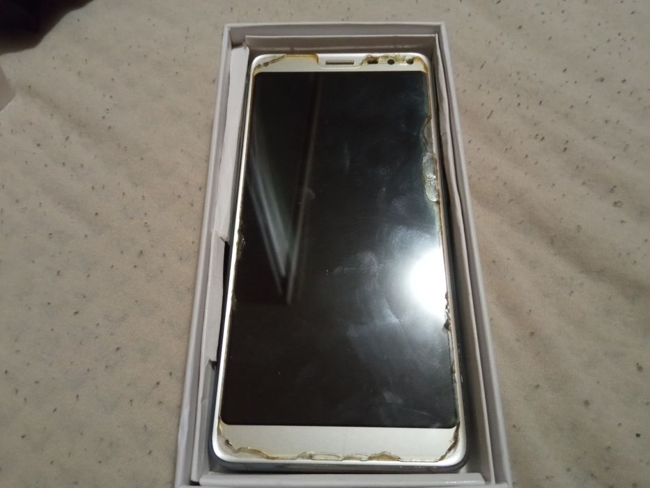 Vând telefon mobil smartphone Ihunt titan