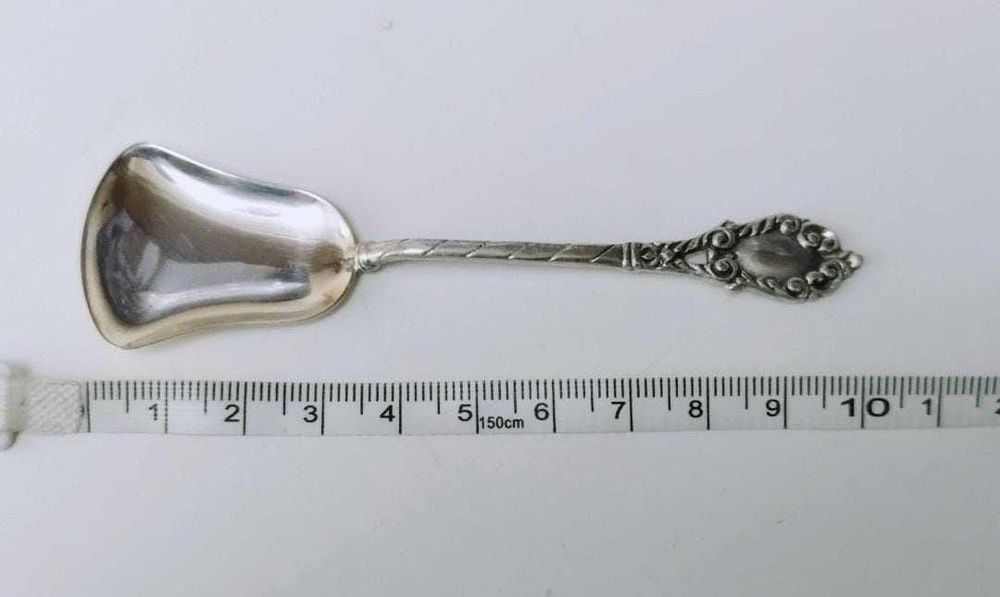 Lingurita argint 800, model floral , Germania, pentru zahar