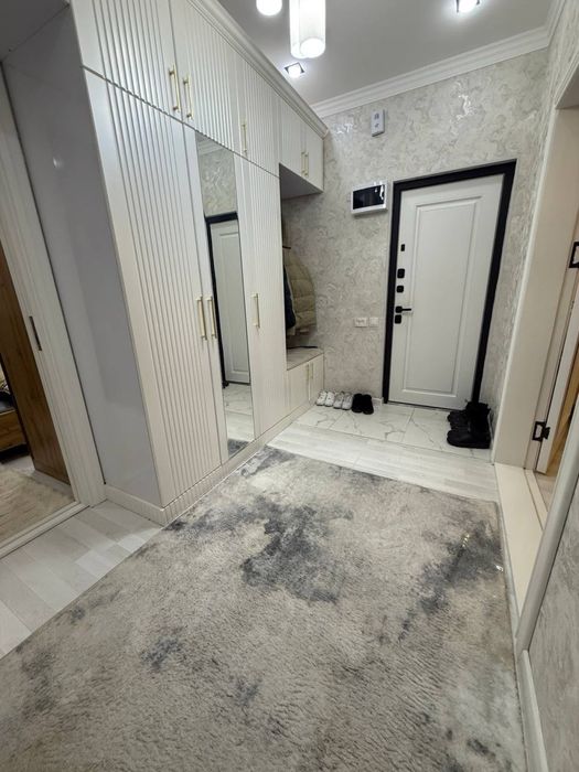 Ттз Ахмад-Югнакий Продается квартира 4/3/4 балкон 2х6 Мебелью