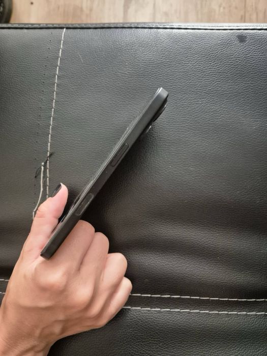 Iphone 16  + кабел + кутия