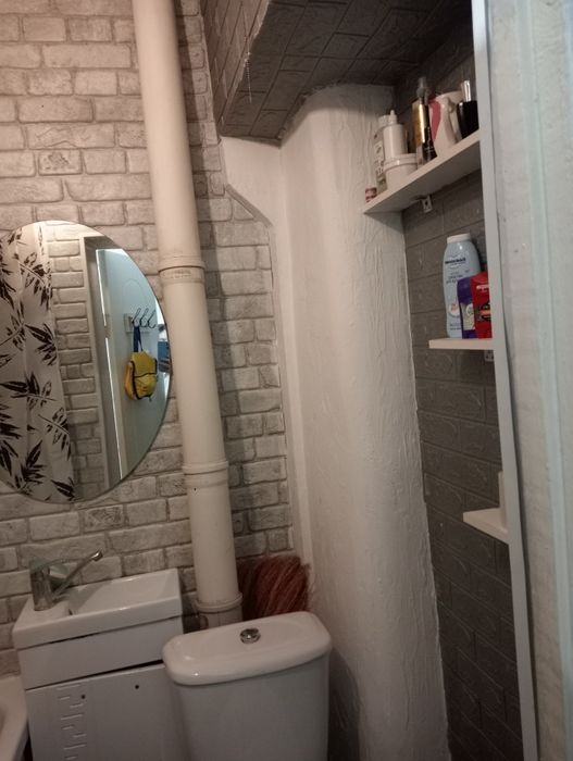 Продам квартиру малосимейного типа.