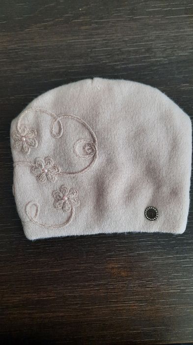 Зимни шапки различни