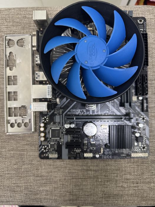 Материнская плата с процессором