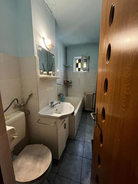 Vand apartament cu 3 camere