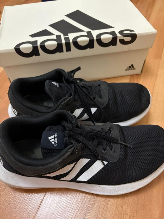 Продам кроссовки Adidas оригинал