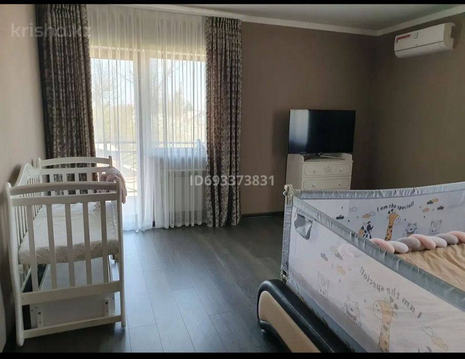 ПРОДАЁТСЯ ДОМ 200 М² В РАЙОНЕ ПЯТИЛЕТКИ
Продаётся просторный, тёплы