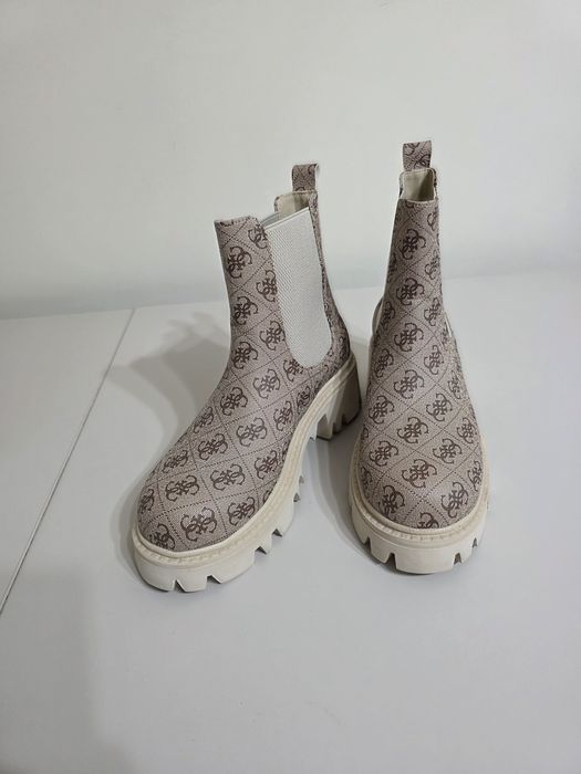 Guess ghete  mărimea 37