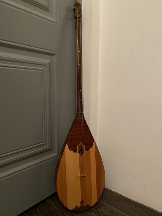 Домбыра сатылады