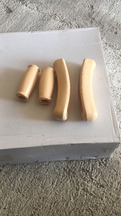 Manere si spirijin pt carje subaxilare orice marime,10 lei bucata.