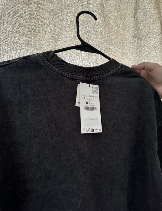 Футболка Zara с этикеткой