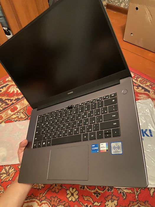 Huawei Core i5 D15 1155G7 очень стильный