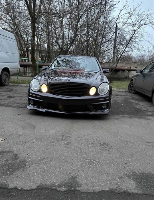 Передний бампер Мерседес 211 AMG 6.3