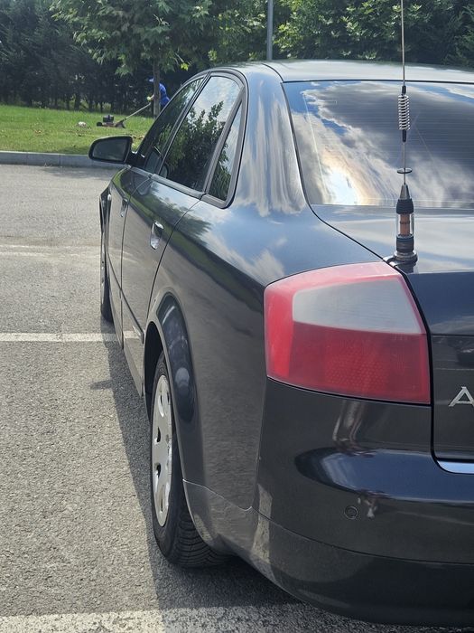 Vând Audi A4 limuzina