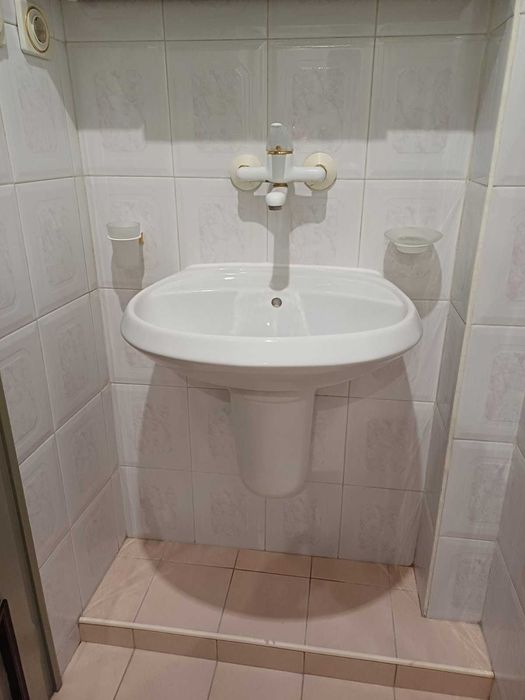 Дава се под наем Тристаен апартамент в Плевен, 9-ти квартал - 95 кв.м за 408 € - Снимка #14