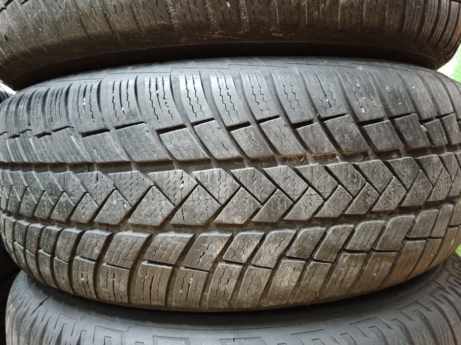 Set 4 anvelope iarna 215/55/17 vredestein/fulda dot 2023/2024