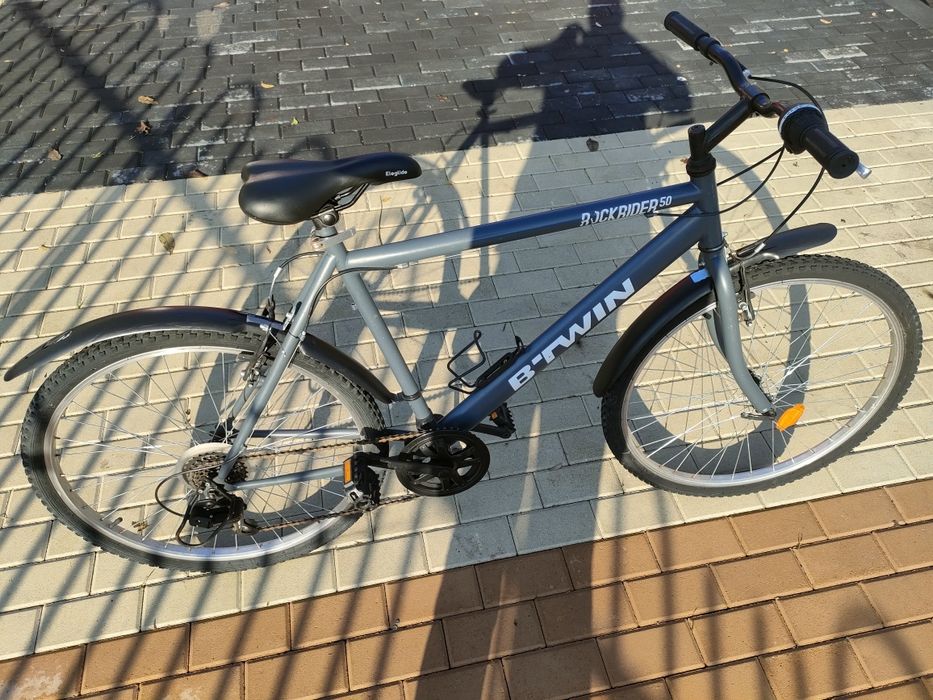 Bicicleta B TWIN Rockrider 50, dimensiune roti 24 inch, folosita o var