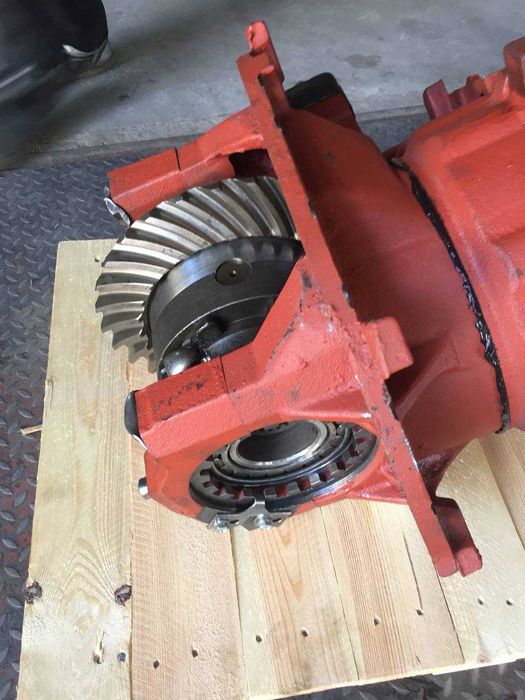 Редуктор МАЗ  среднего моста 29х19