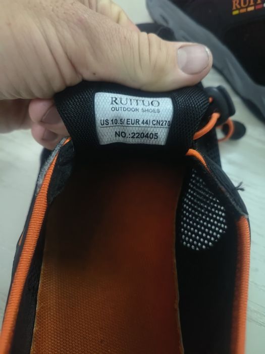 Кроссовки 44р рабочие походные