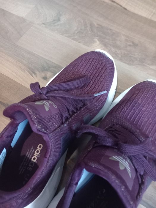 Дамски маратонки  ADIDAS 37,5