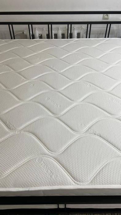 Продаю кровать+матрас