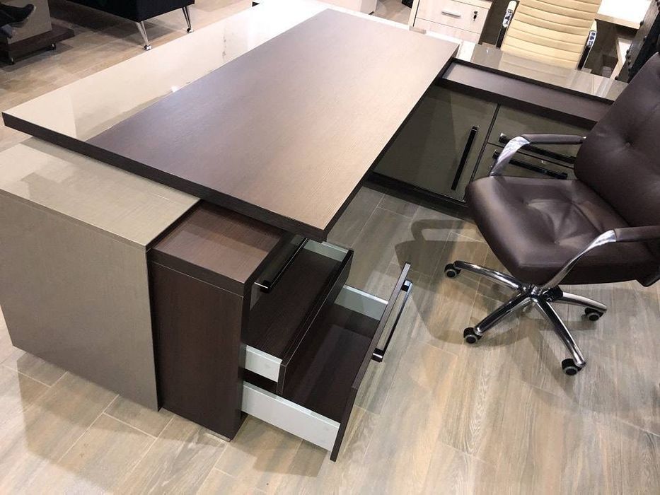 Комплект офисный мебель (Офисный стол руководителя)