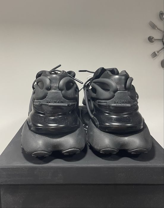 Balmain Unicorn Triple Black