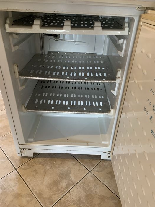 Холодильник Indesit