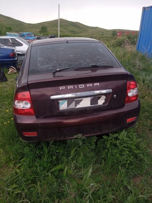 Продам приору по запчастям
