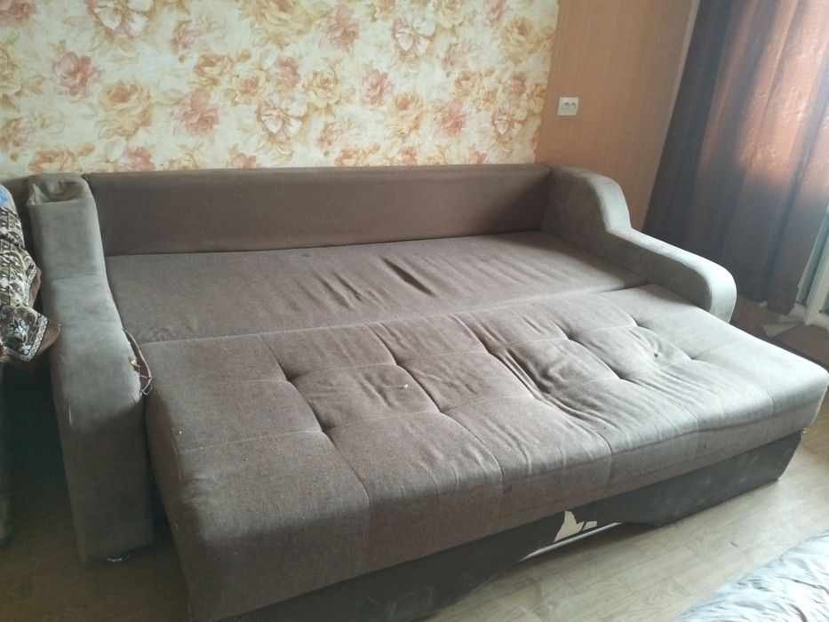 Отдам бесплатно диван