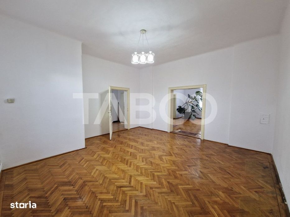 Apartament central 4 camere spatiu comercial garaj si pivnita Sibiu