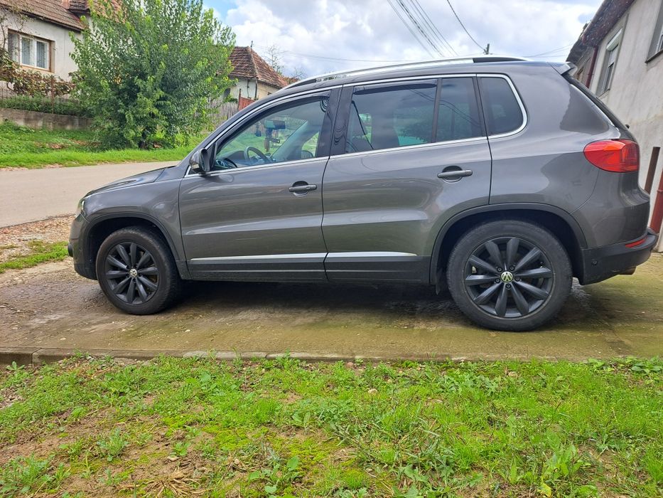 Vand VW TIGUAN 4X4 2.0 TDI Accept si unele schimburj