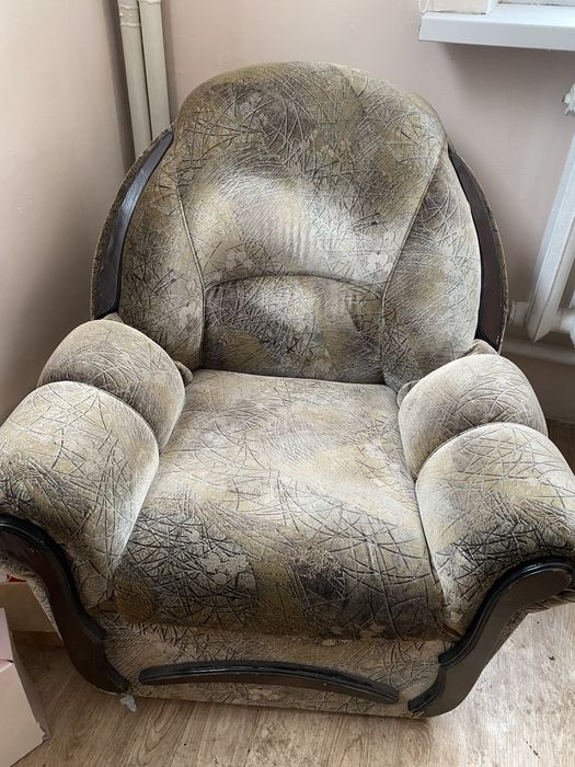 Диван и два кресла