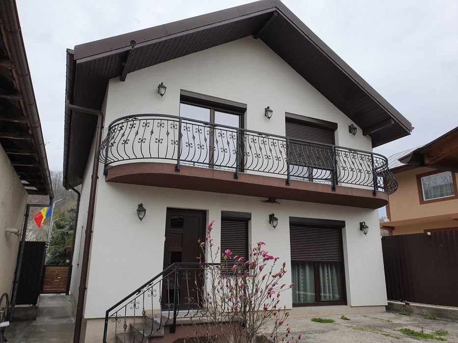 Constructii si consultanta.