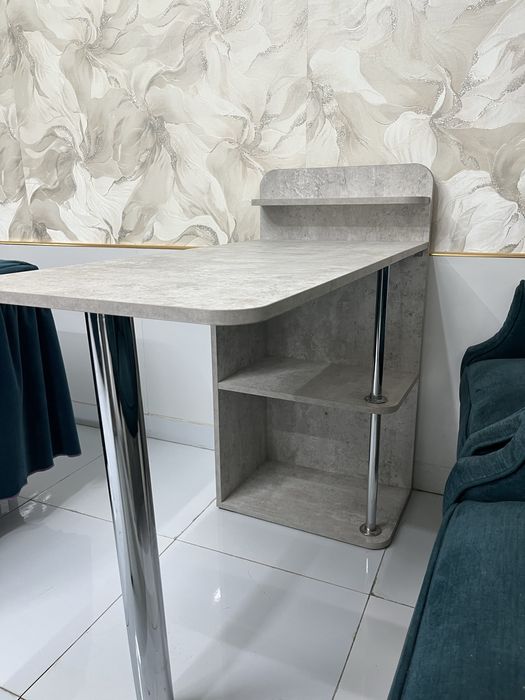 офисный стол или маникюр стол