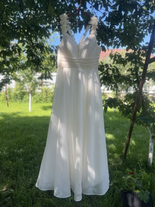 Rochie mireasa, marimea 44