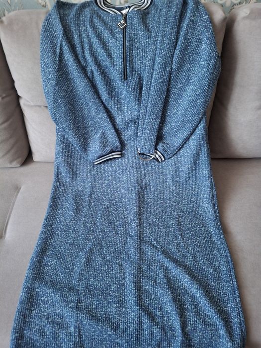 Продаётся платья новая.