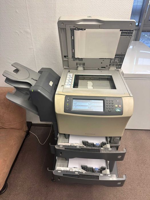 Принтер , скенер и ксерокс 3 в 1 HP LaserJet M4345 MFP
