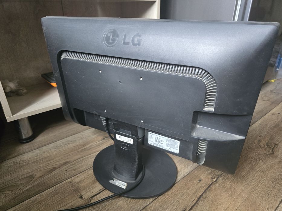 Монитор LG 23'д.