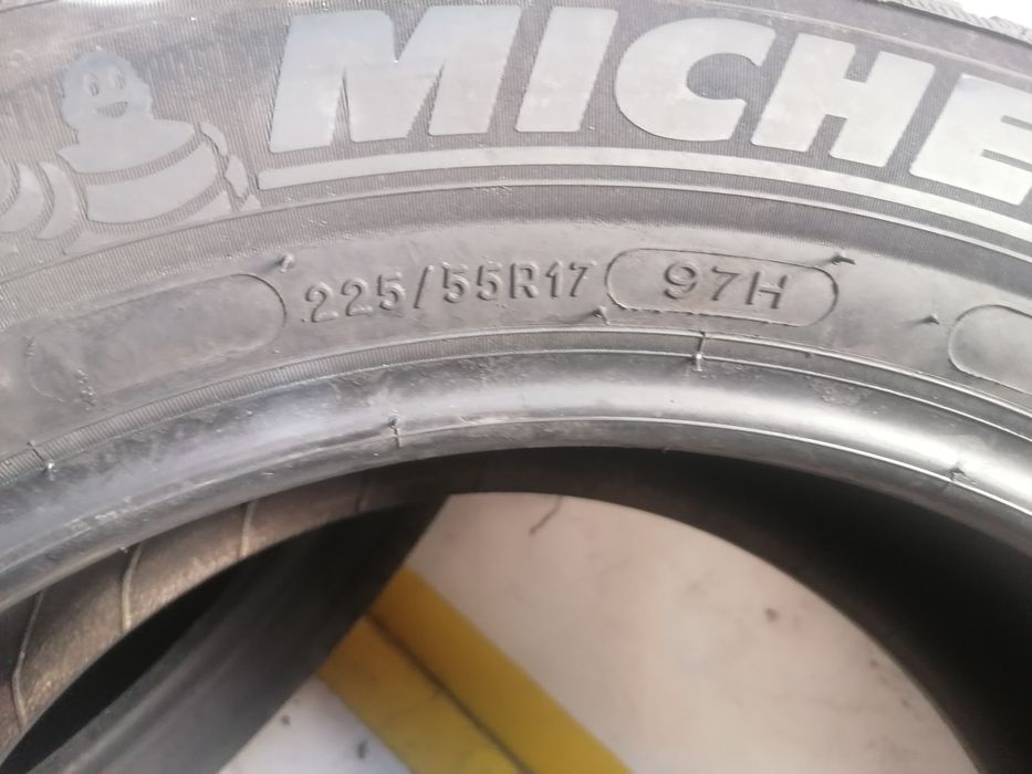 225/55/17 4 *Michelin iarna 97h dot 4321    6,,17mm